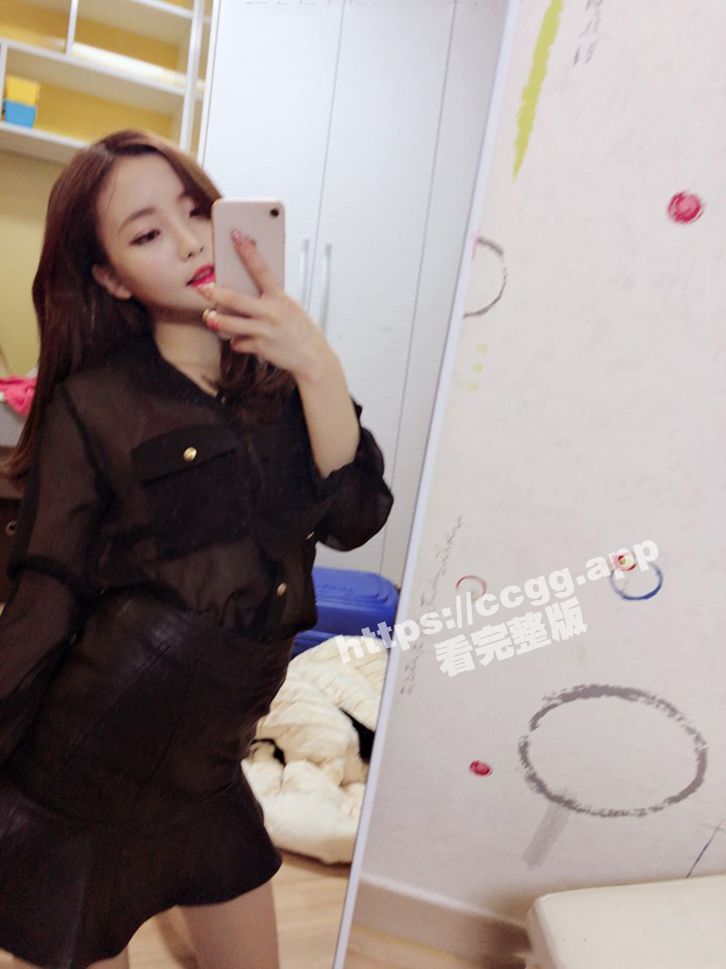 高颜值反差女白领 李始宇 不雅私拍泄密 对镜自慰内裤擦淫水 良家气息荡然无存！