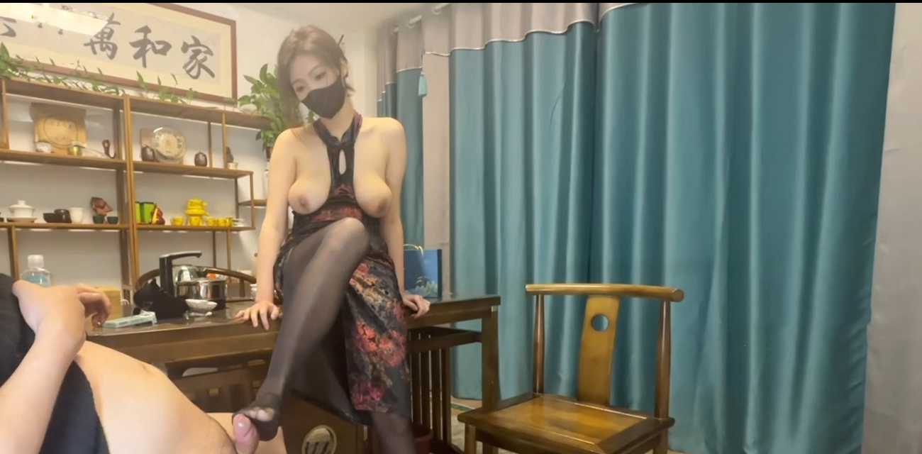 情深叉喔 福利合集 巨乳女神各种剧情演绎 道具玩法角色扮演撩到腿软！