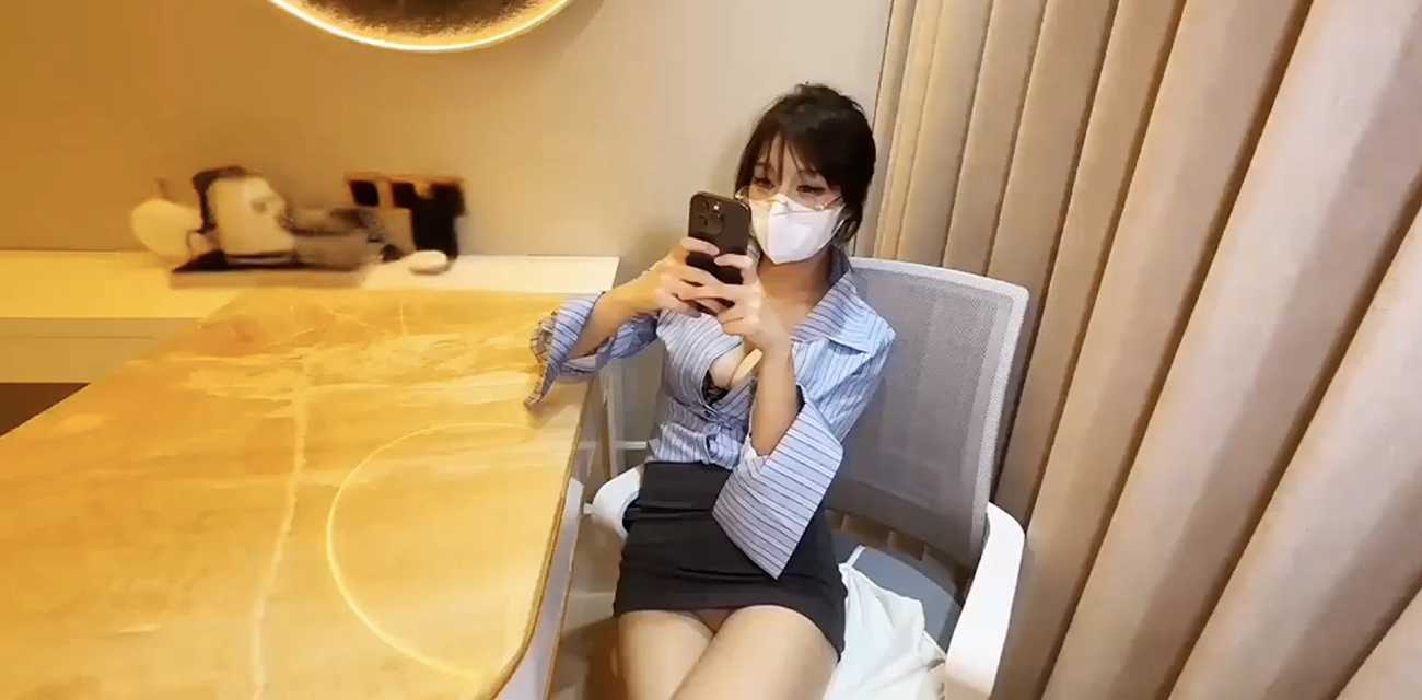 情深叉喔 福利合集 巨乳女神各种剧情演绎 道具玩法角色扮演撩到腿软！