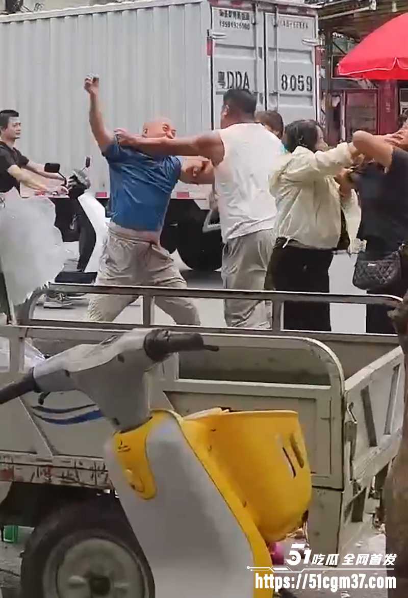 一毛钱两条人命 广东汕头俩商贩因价格争执 打架动刀送夫妻共赴黄泉