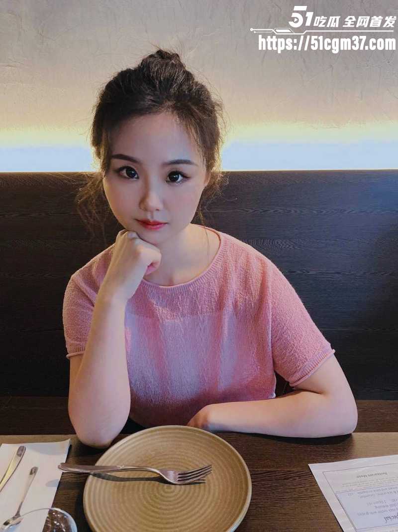 网红情侣 冰冻大狗 声讨男友聊骚多名女孩 怒爆完整证据链与小三的不雅视频！