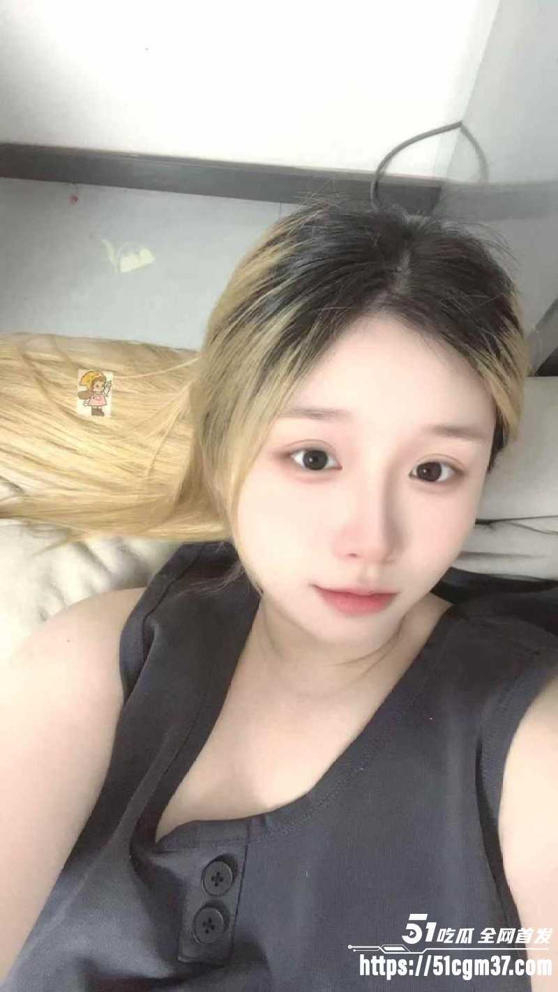 河南开封 郭绮彤 老赖裸贷曝光 骚货全裸姨妈期自慰 一逼鲜血淫荡至极！