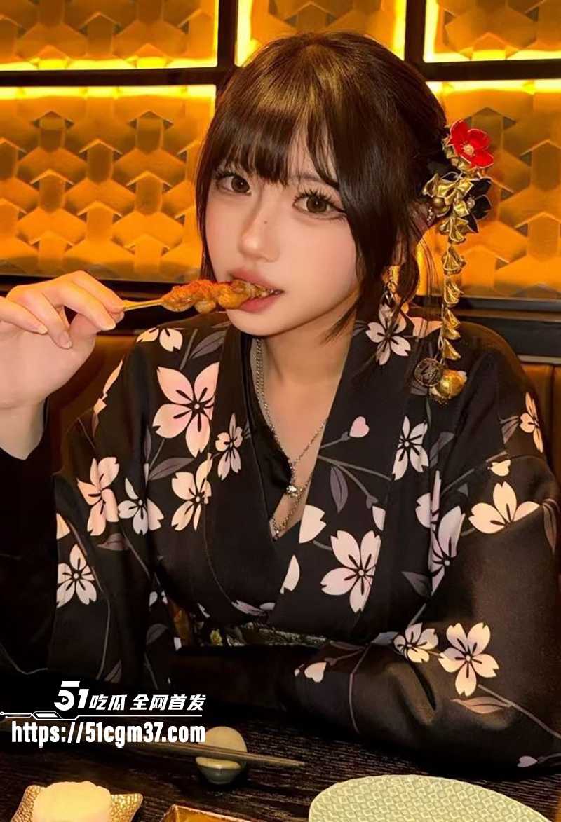福建嫩妹 马妍琪 刚开苞就玩性爱私拍 舔屌榨精反差爆表 天生的精盆母狗