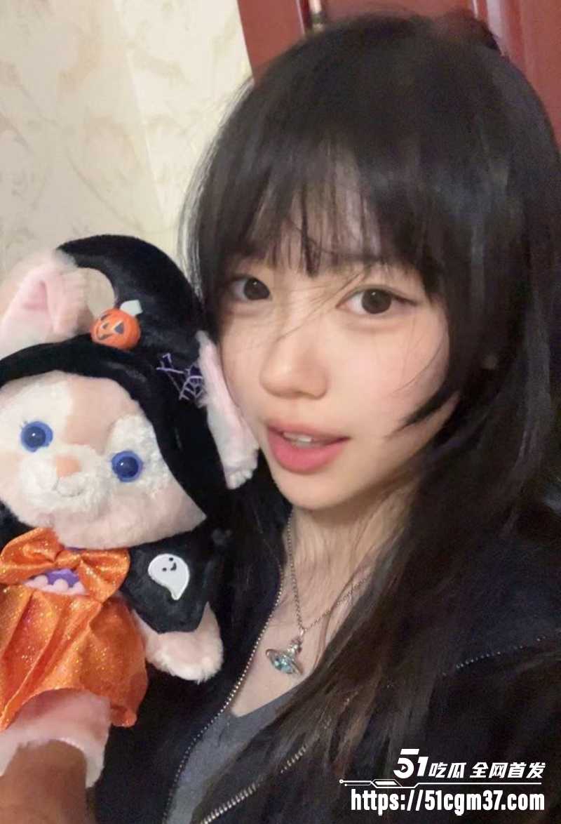 福建嫩妹 马妍琪 刚开苞就玩性爱私拍 舔屌榨精反差爆表 天生的精盆母狗