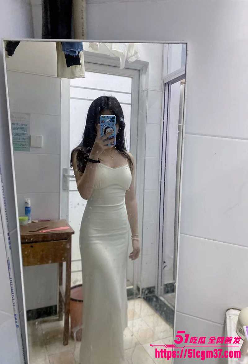 可爱嫩妹情侣淫拍泄密 撅臀露穴满足男友各种癖好 自拍埃操淫似母狗