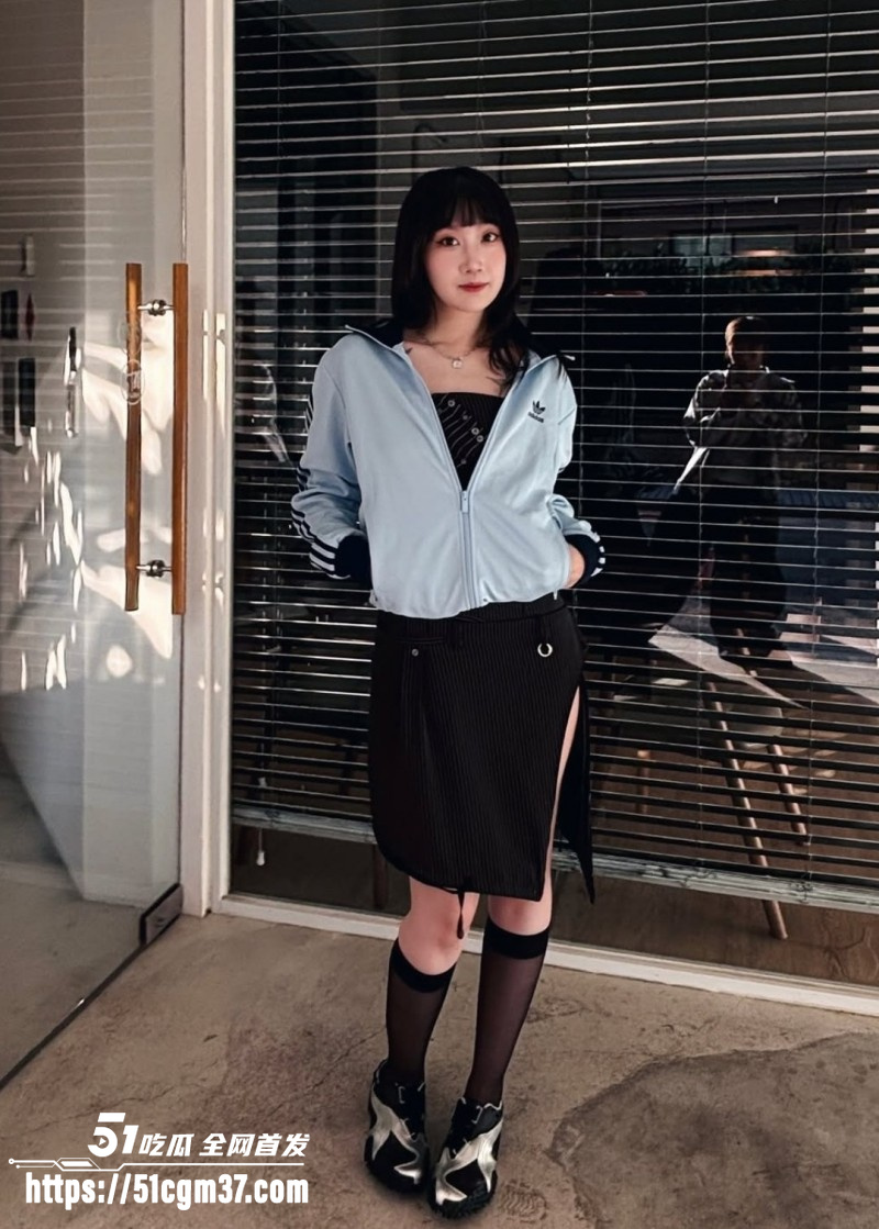 纹身小网美 rouu 性爱自拍流出 淫荡情侣骑乘后入 表情娇媚勾人淫欲