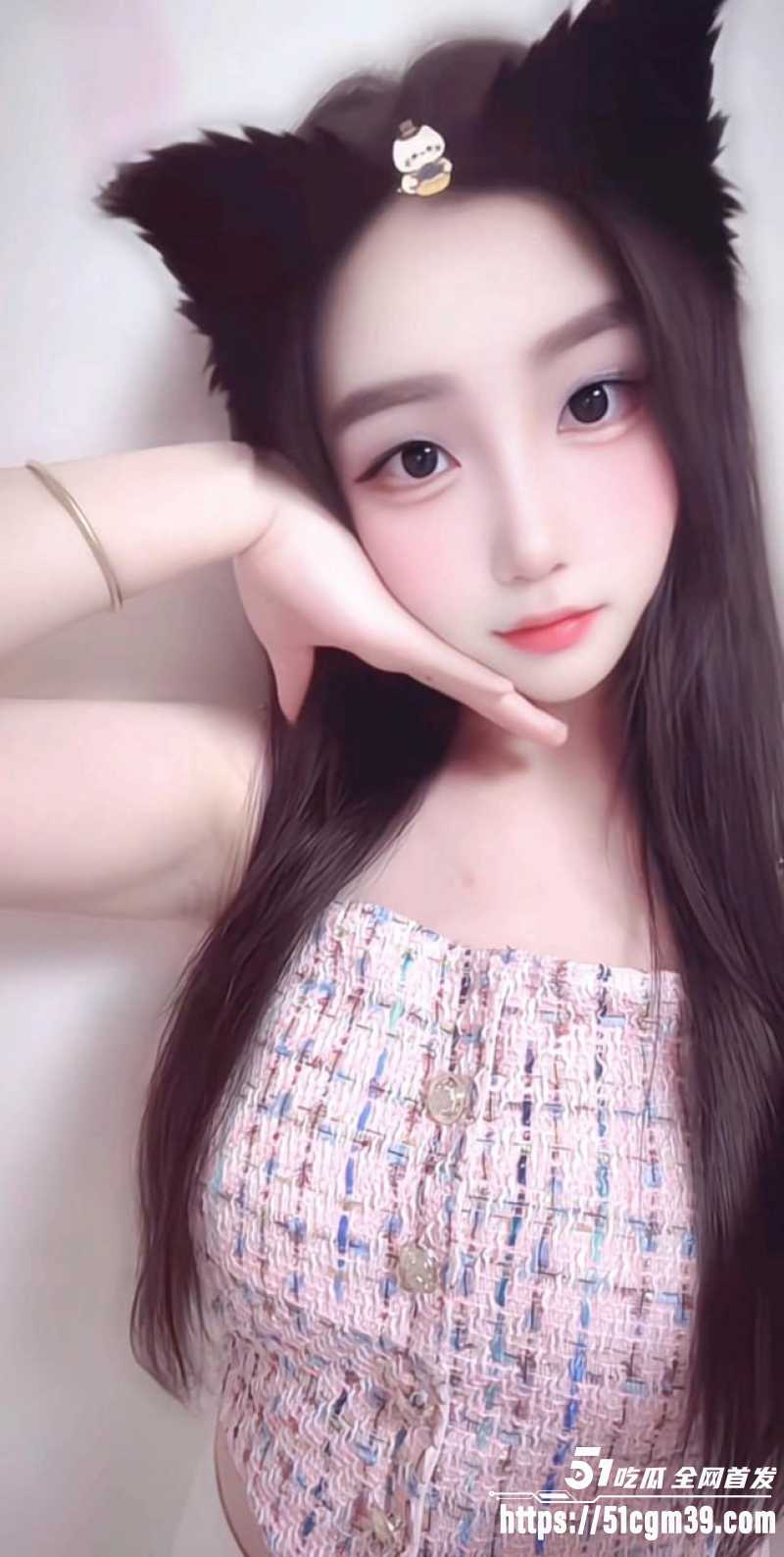 抖音反差女神 歪梨 性爱福利 情趣诱惑经期掰穴自慰 扣到满手鲜血浪叫不止！