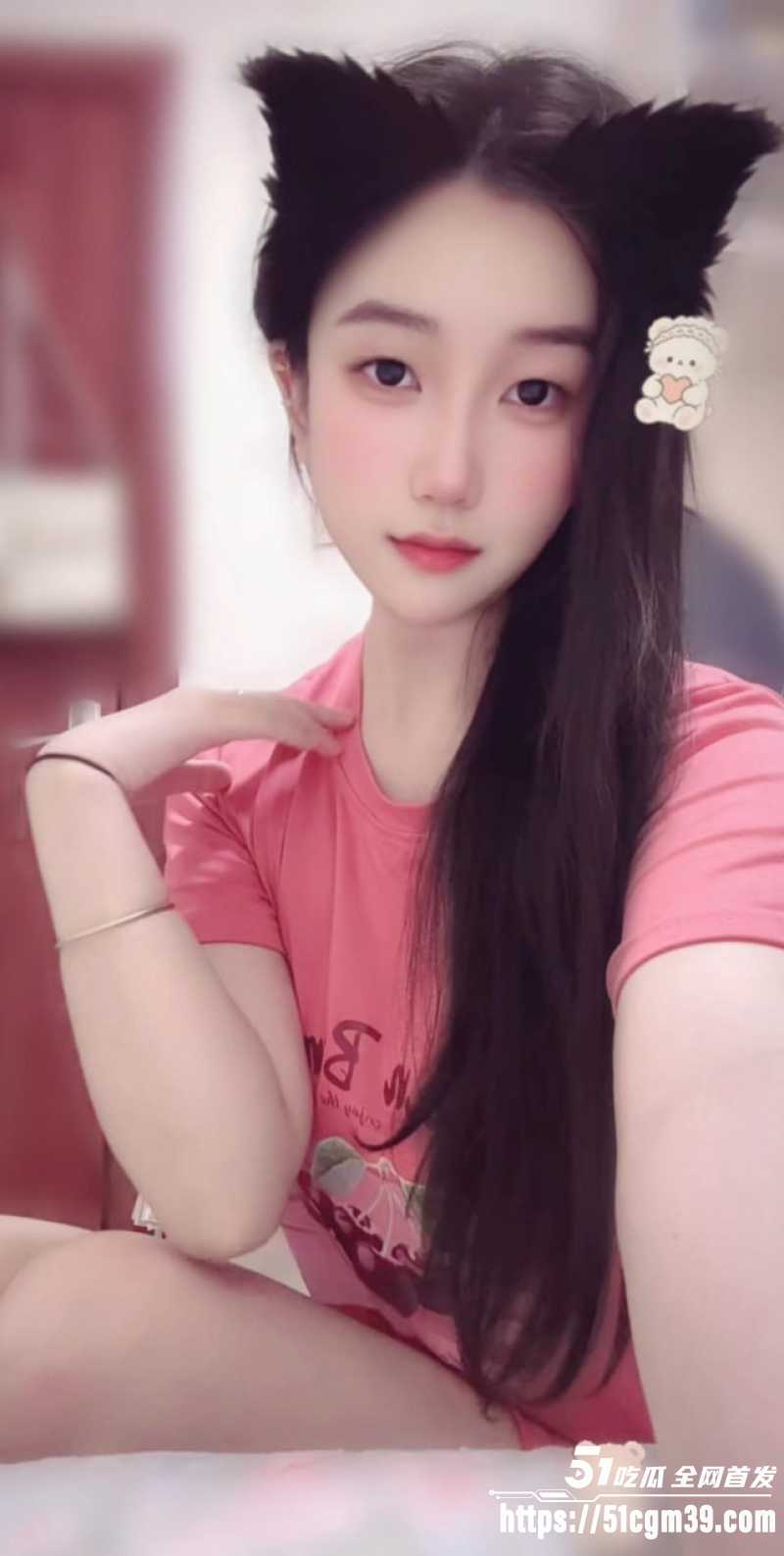 抖音反差女神 歪梨 性爱福利 情趣诱惑经期掰穴自慰 扣到满手鲜血浪叫不止！