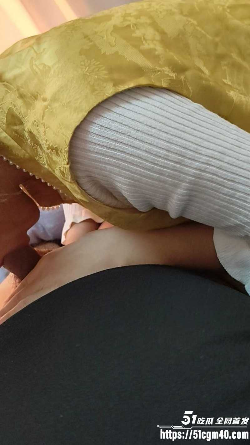 乱伦大神 相依为命的母子 妈妈的阴道总是令我无法自拔 侧入抽插爽到彻底沉沦！