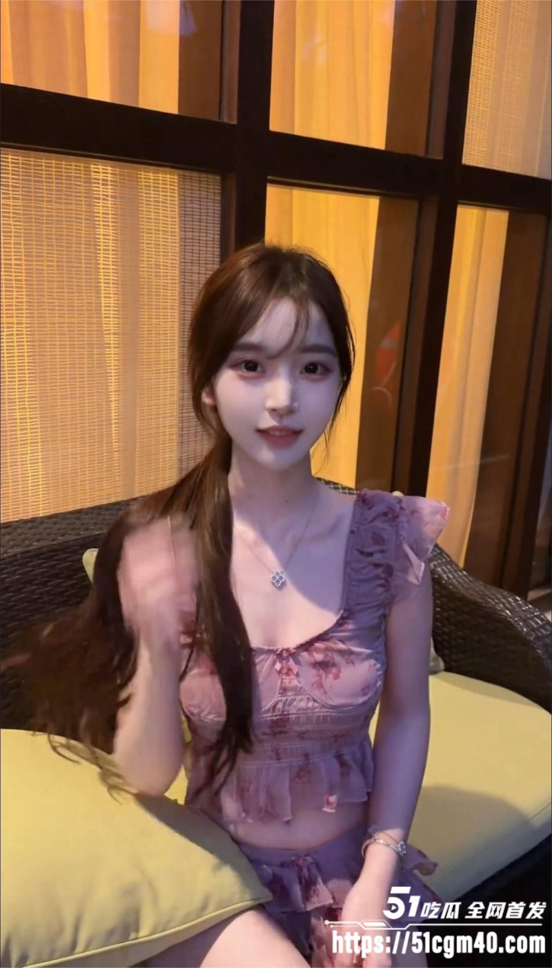 长沙纹身哥约炮厦门鲍鱼妹 肥美蜜穴顶跨展示 3P体验高潮迭起