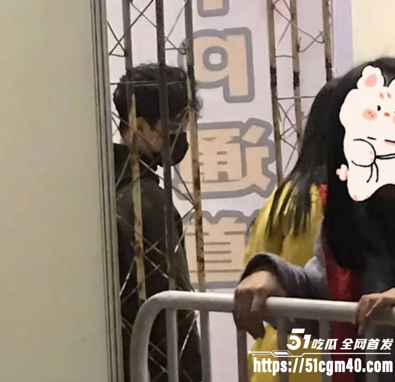 网络歌手 艾辰 立单身人设塌方实锤 被曝隐婚出轨操粉 大尺度聊天流出震碎三观！