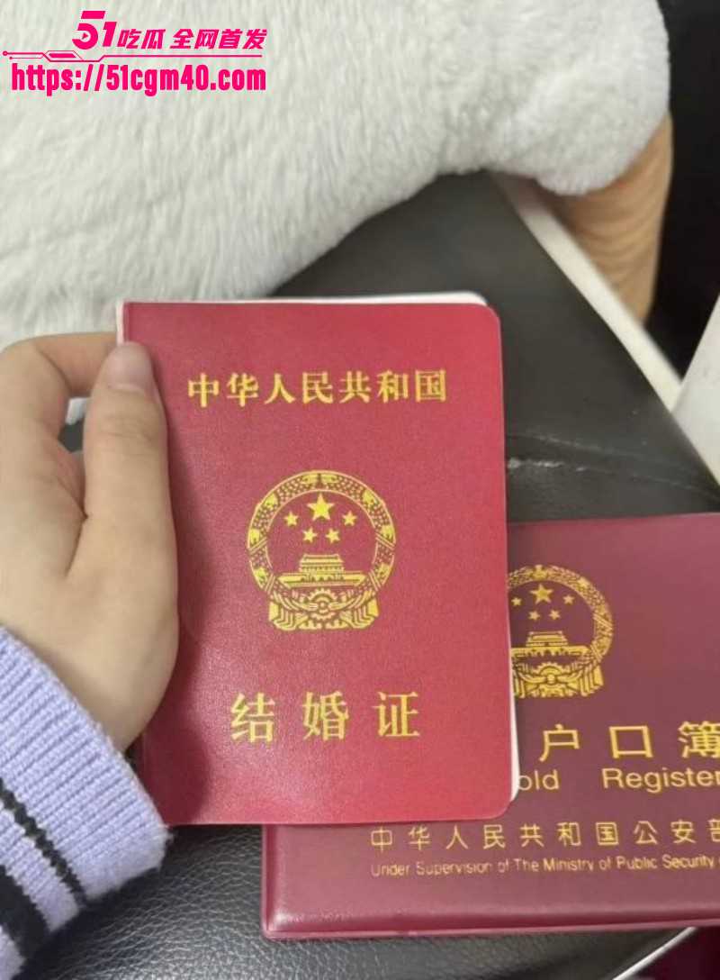 网络歌手 艾辰 立单身人设塌方实锤 被曝隐婚出轨操粉 大尺度聊天流出震碎三观！