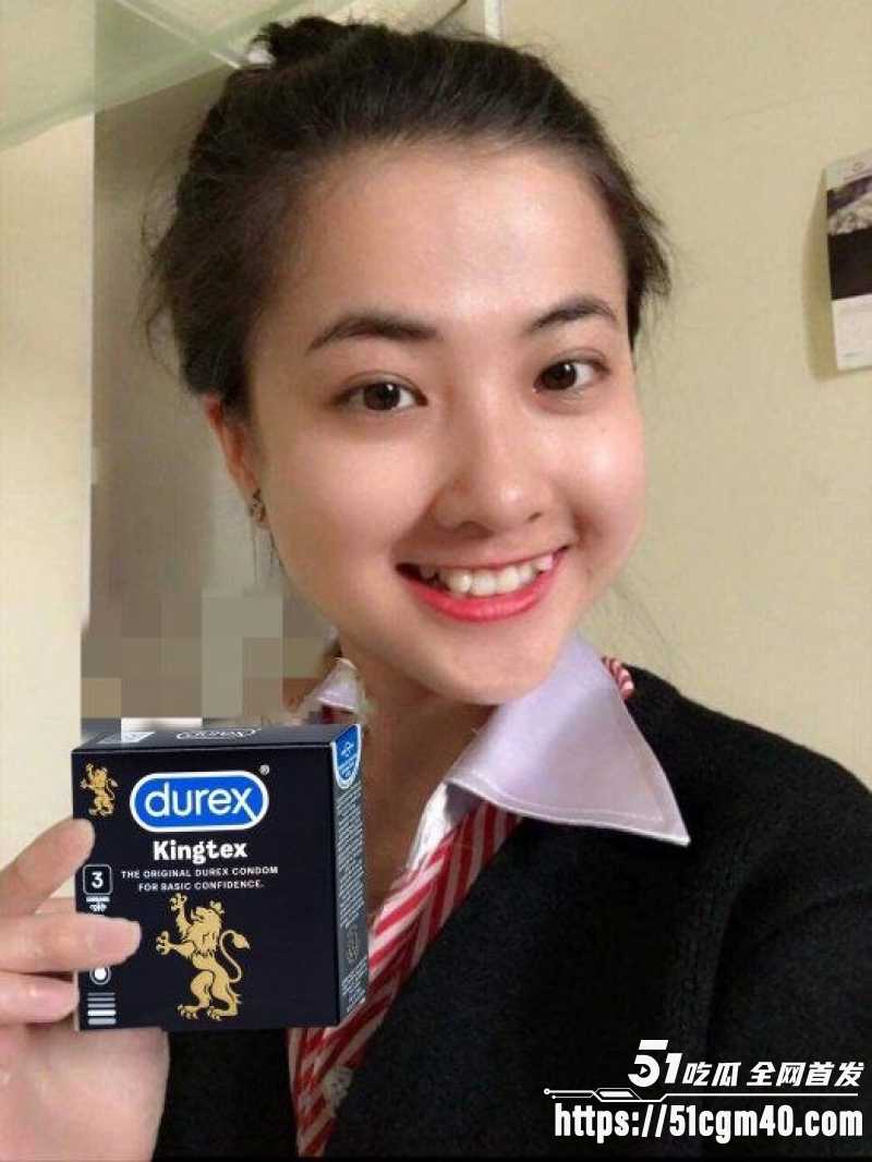 越南技商银行 女职员 被副行长潜规则 骚穴无套暴力打桩 浪叫不断彻底沉沦！