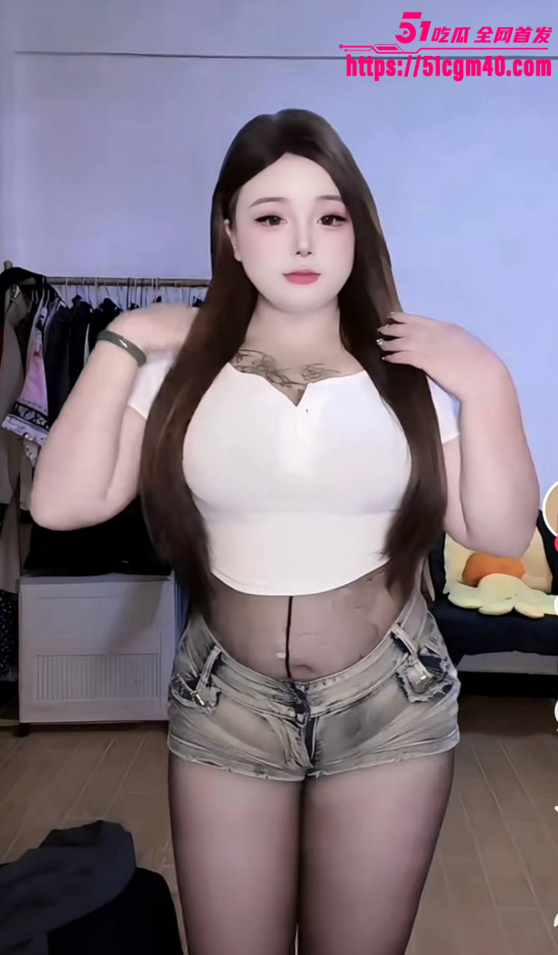 快手巨乳网红杨大大 最新合集流出 面对镜头展示梨形身姿 约炮金主无套打桩