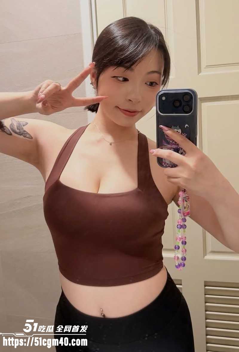 爆乳健身博主 逆 私会金主放纵一夜 跪舔肉棒骑乘摇奶 销魂蚀骨