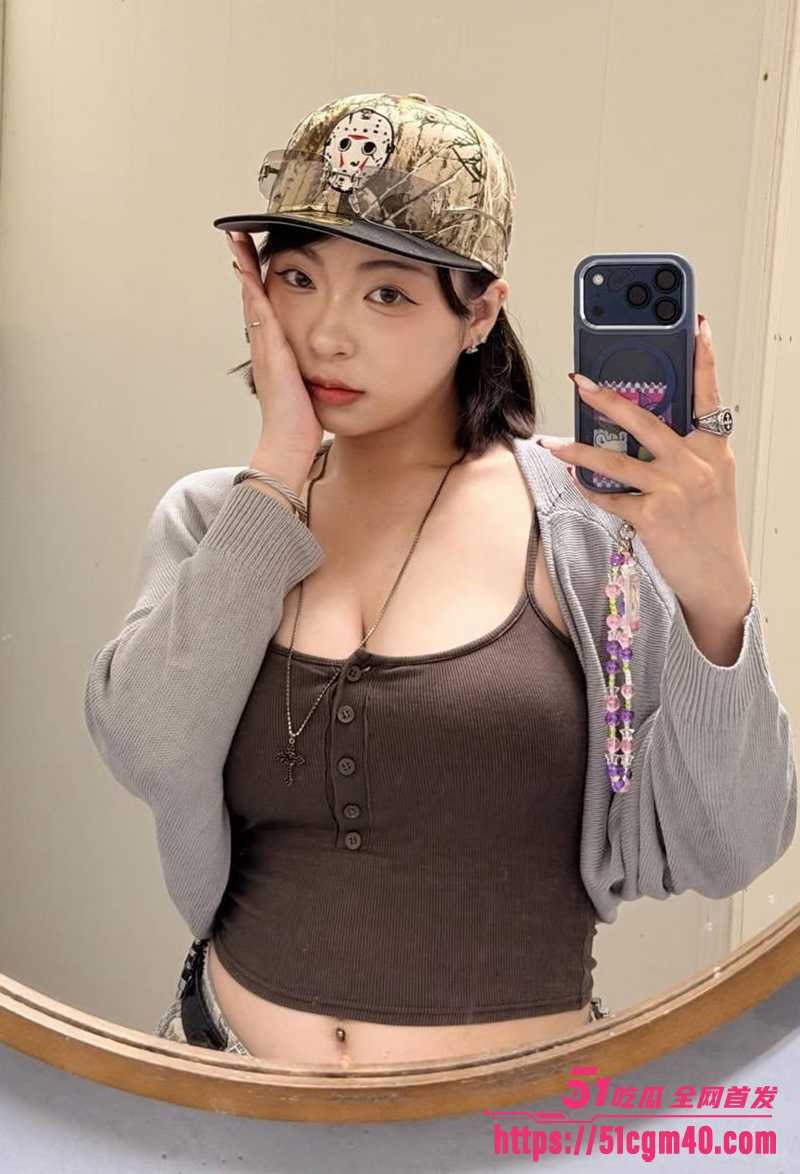 爆乳健身博主 逆 私会金主放纵一夜 跪舔肉棒骑乘摇奶 销魂蚀骨