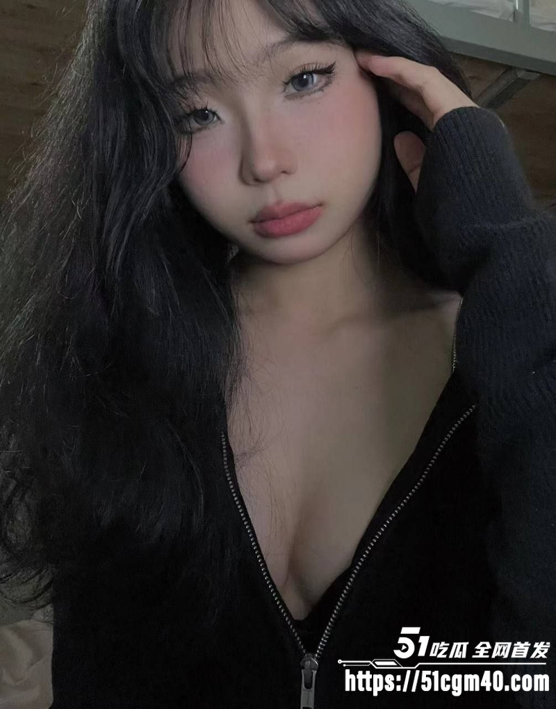 00后辣妹与男友性爱自拍流出 情趣制服跪舔肉棒 肥美鲍鱼内射高潮