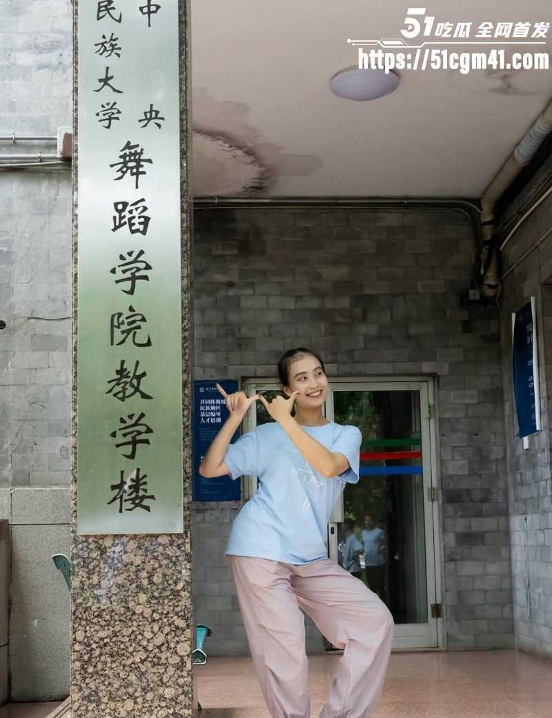 台湾国立艺术大学舞蹈生 张心怡 性爱视频泄漏 舌技侍主 被猛干蜜穴全程露脸！