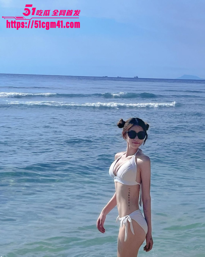 抖音大奶博主 婉莹 性爱自拍流出 男友面前沦为母狗 身穿制服任由打桩爆操