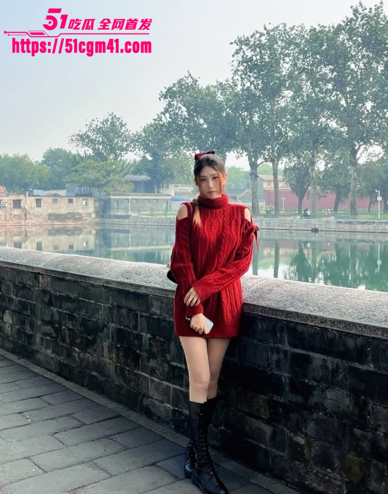 抖音大奶博主 婉莹 性爱自拍流出 男友面前沦为母狗 身穿制服任由打桩爆操