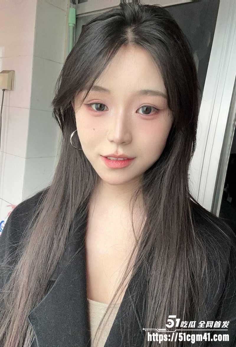 学妹粉嫩小穴特写无套爆操！超清晰近距离视角看得人血脉喷张