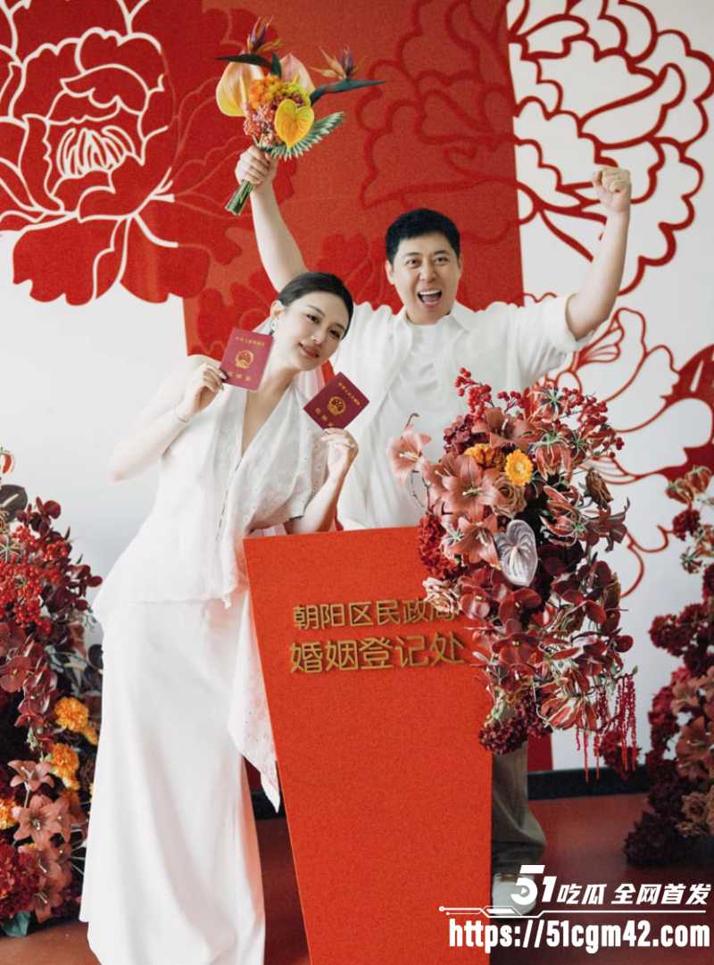 喜剧演员 肖旭 与石蕊交往13年 其中8年脚踏俩条船 官宣结婚当日被曝光出轨视频！