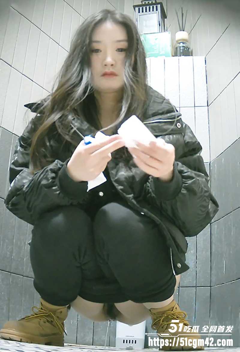 商场厕所隐秘拍摄 多位高颜值小姐姐蹲姿百态 白臀湿穴诱人至极