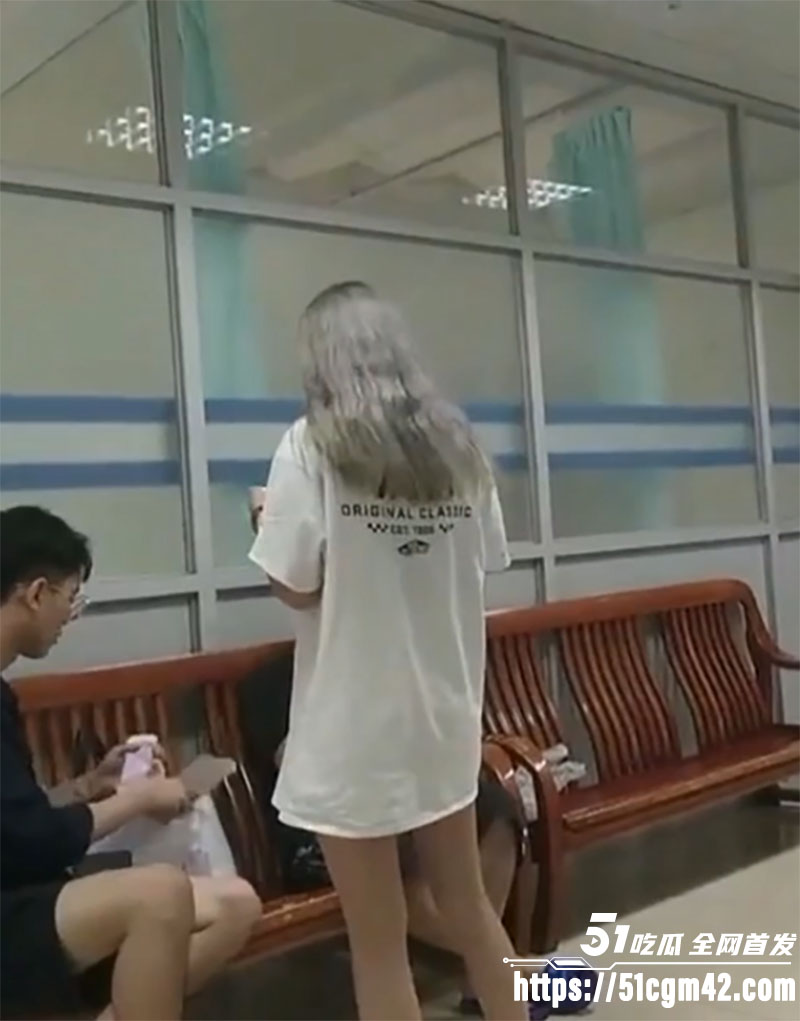 三甲医院注射室偷拍流出 实习生偷拍短裤少女 性感小翘臀完全露出
