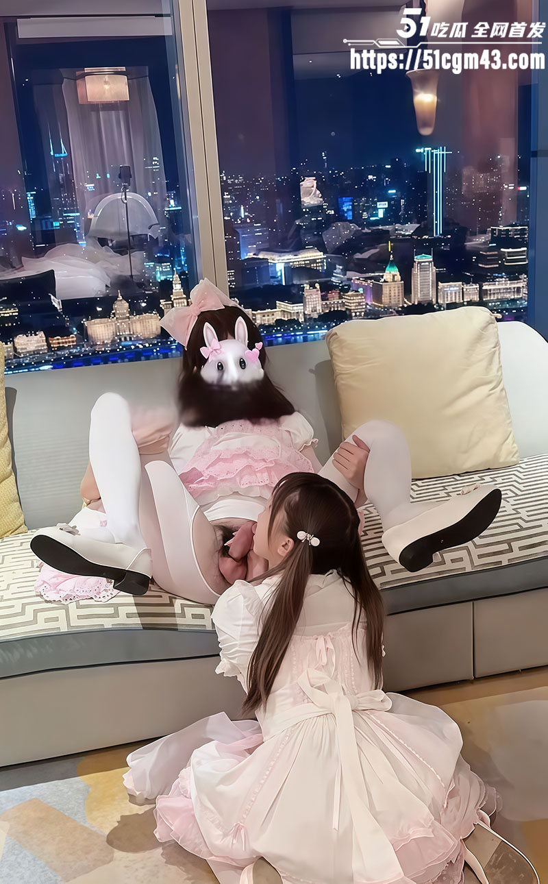 反差福利姬 三岁小宝宝 化身白丝兔女郎 酒店无套后入猛操 骚浪萝莉极致反差