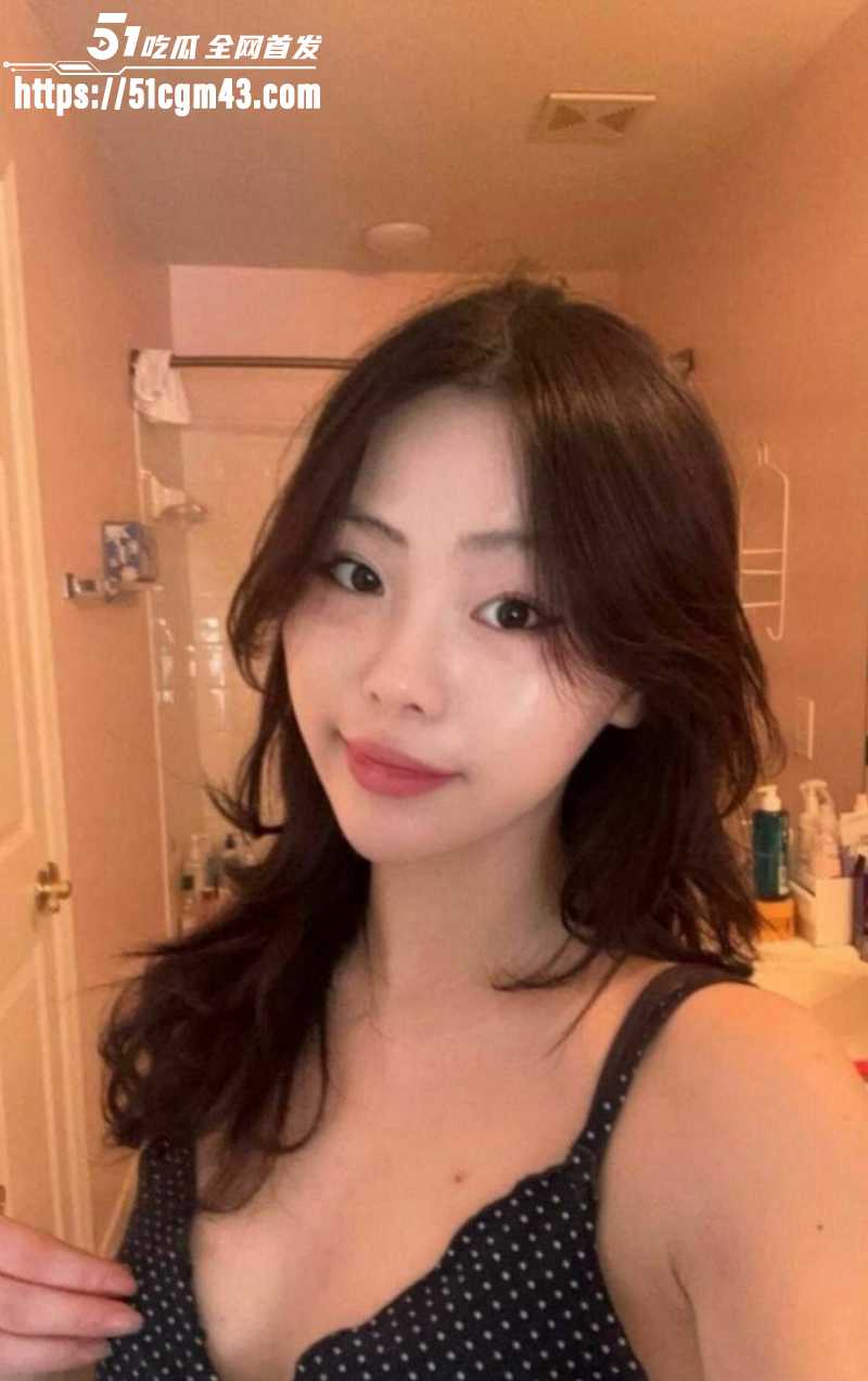 网红嫩妹 泰妮 私密视频 全程露脸口舌侍奉男友肉棒 指奸白虎穴自慰艳影迷离！