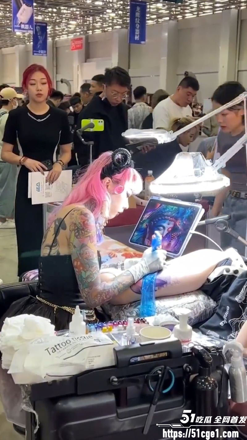 小众纹身展会遍地开花 人体艺术还是边缘色情 全国亚文化盛宴引热议！