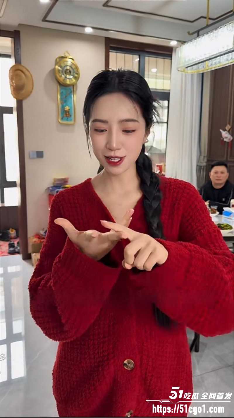 抖音2000万粉女网红 麦小登 与品牌方偷情人设坍塌 大量露骨聊天记录被曝出！