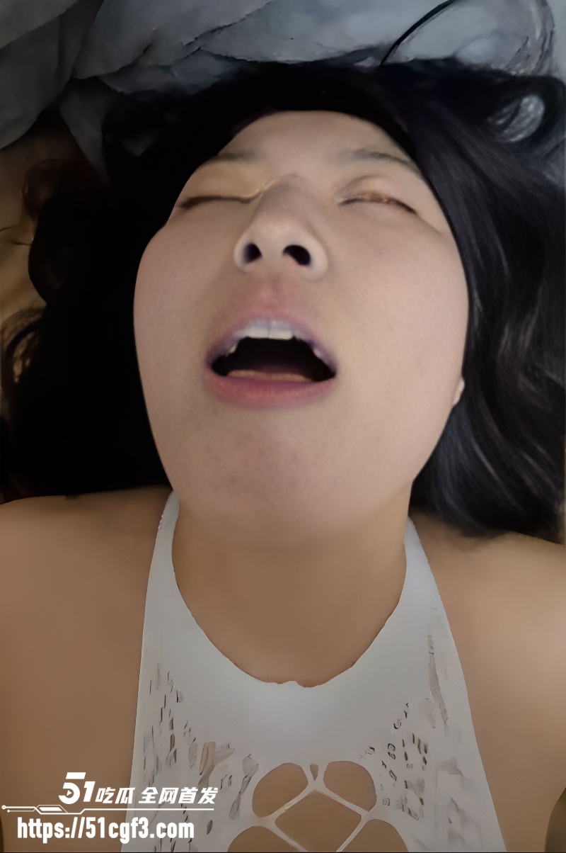 极品美艳少妇 黄韵汶 身穿情趣套装服侍土豪 深喉口交后主动掰穴求操 骚气爆表！